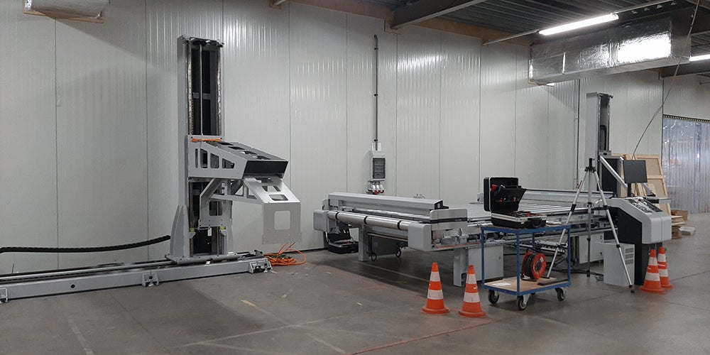 Nieuwe Zünd plotter installatie in volle gang Nieuwe Zünd plotter installatie in volle gang